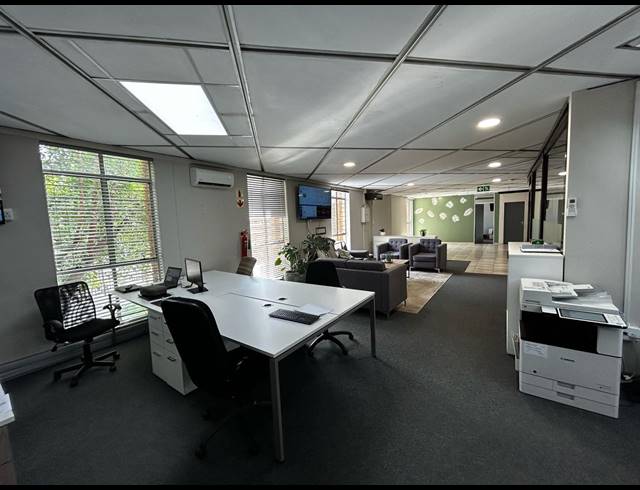 390M² WAREHOUSE TO LET IN WYNBERG